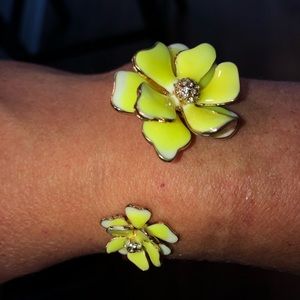 Yellow flower bracelet